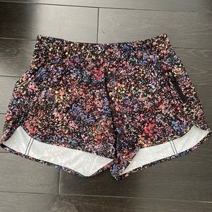 Lululemon Tracker Short Black with multicolored floral 10